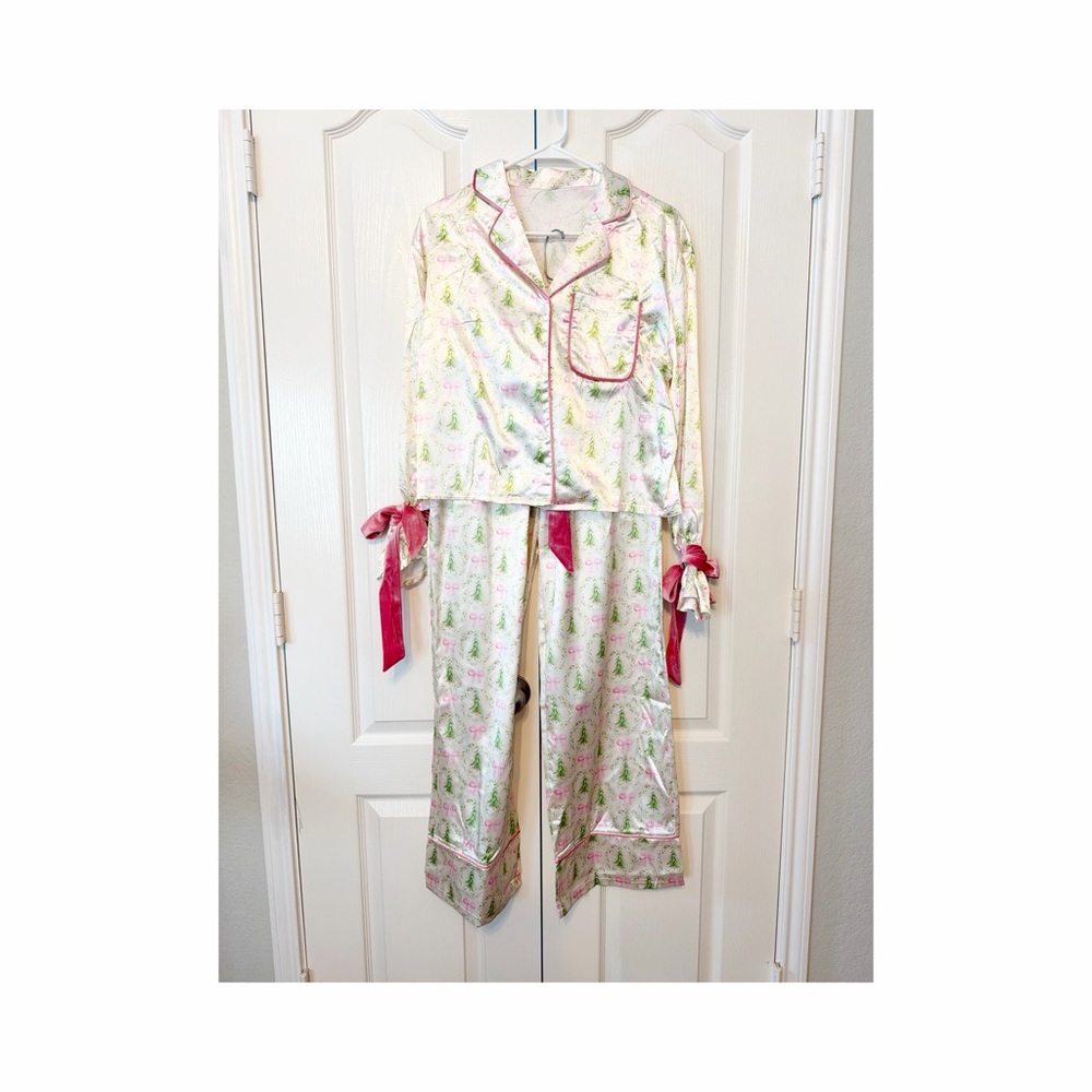 Christmas Pajama Set 2 pieces Under The Tree Size Small New